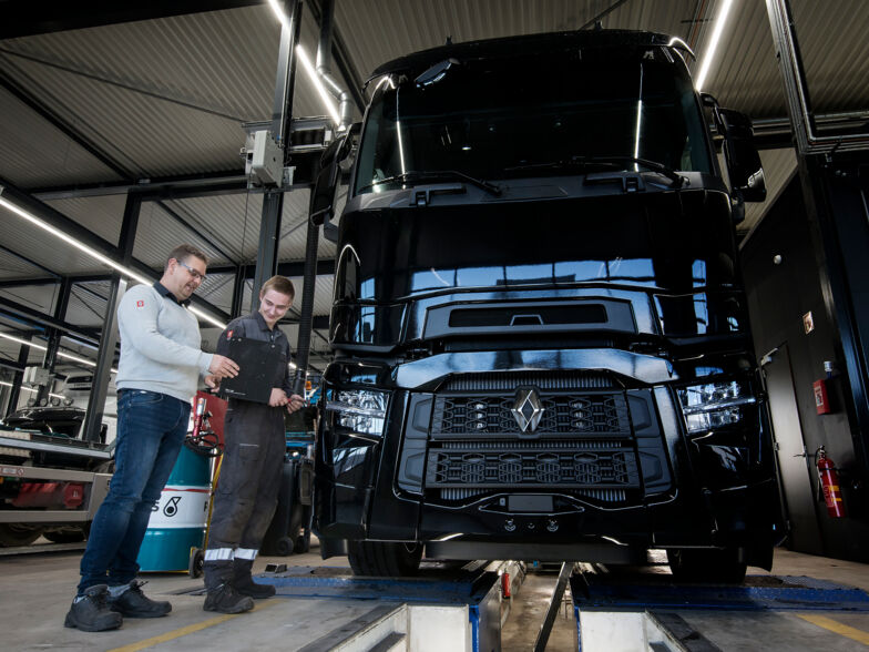 Uw Trucks & Bedrijfswagens Dealer | Renault & Volvo